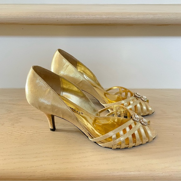 A. MARINELLI | Gold Heeled Open Toe Shoes - Picture 2 of 10